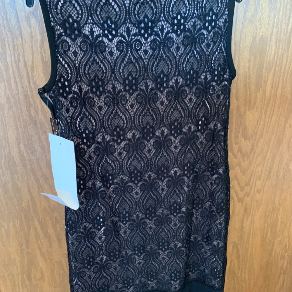Dress - Picture 2 of 4